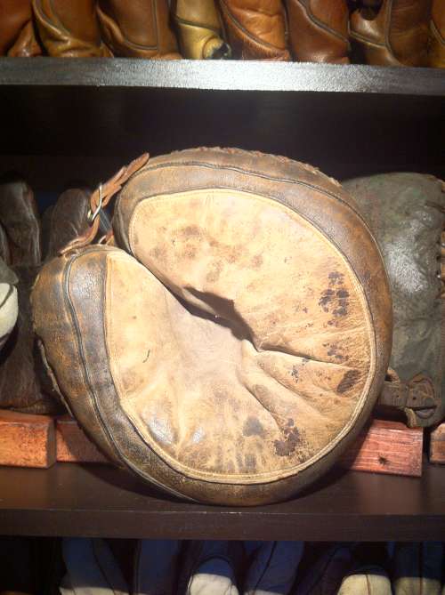 Spalding Patched Palm Catchers Mitt Front