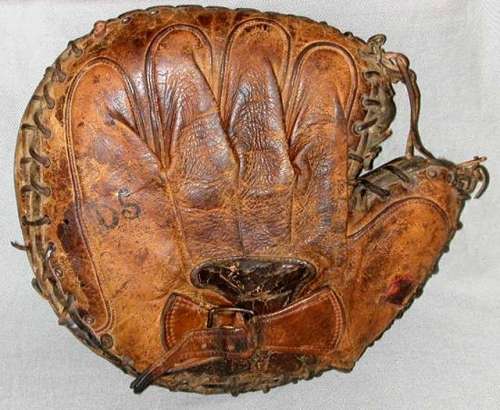 Spalding Perforated Palm Catchers Mitt Back