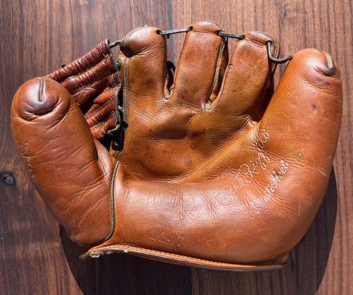 Phil Rizzuto Spalding 1147 Front