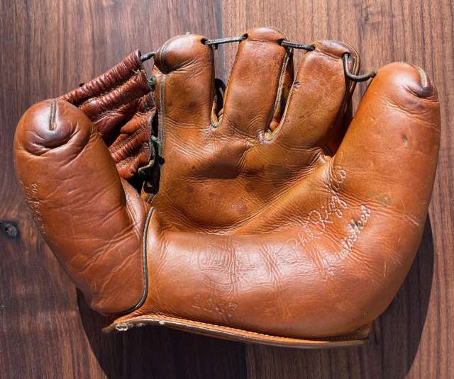 Phil Rizzuto Spalding 1147 Front