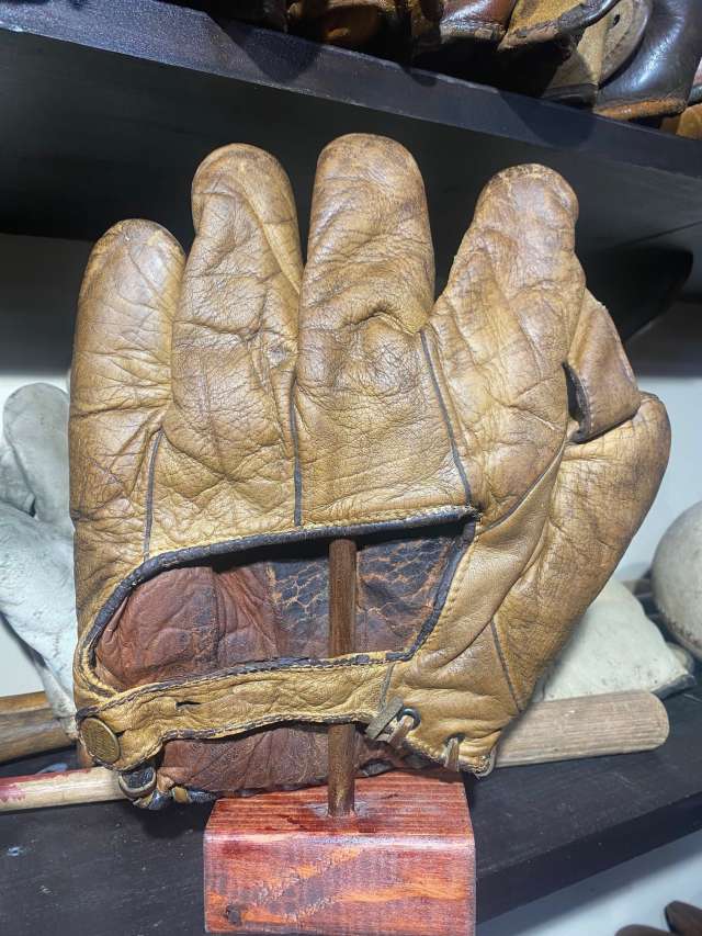 Spalding 1 Inch Web Brown Back
