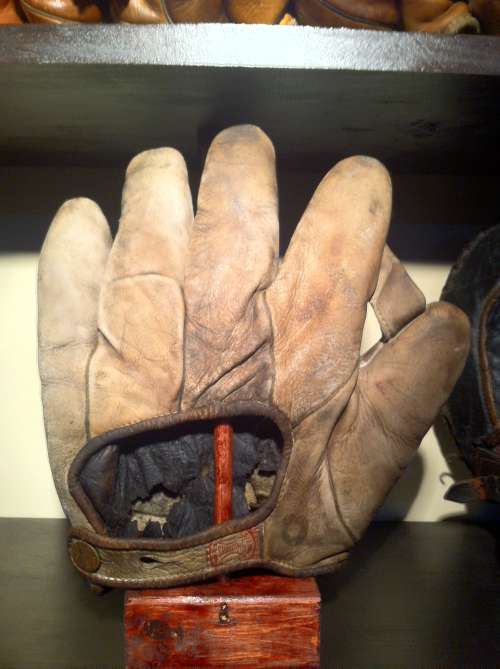 Spalding 1 Inch Web Light Back