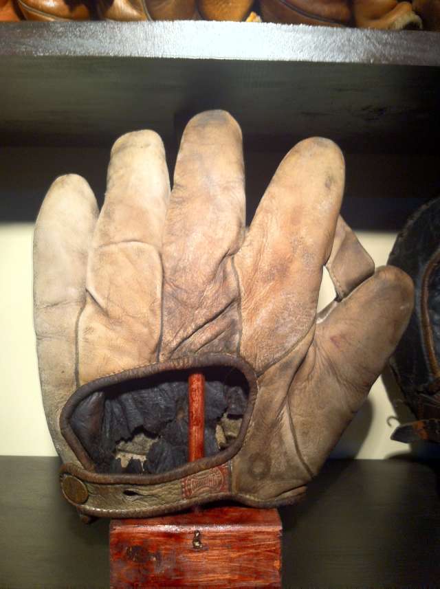 Spalding 1 Inch Web Light Back