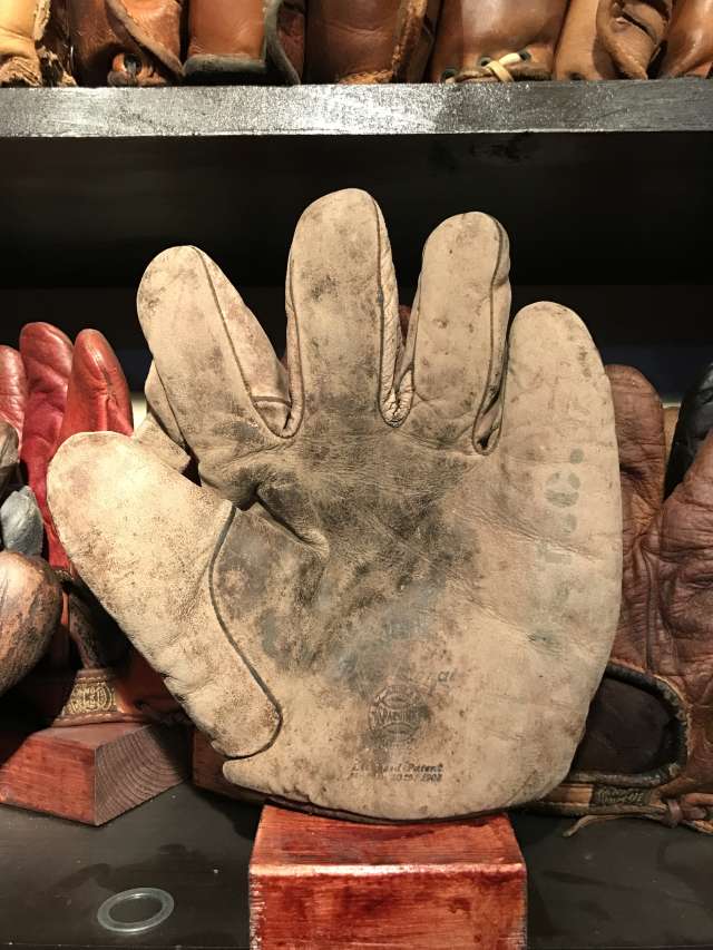 Spalding 1 Inch Web Light Front