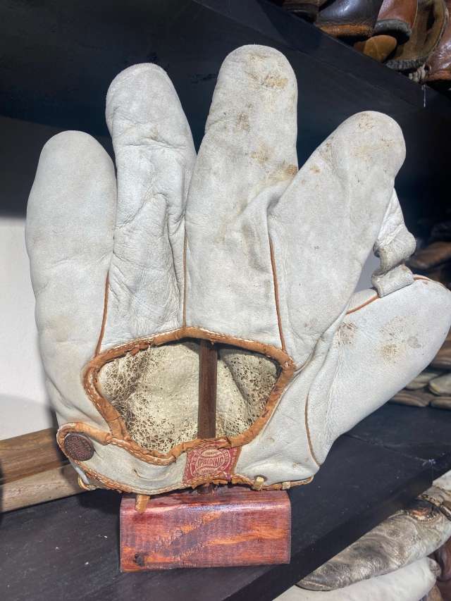 Spalding 1 Inch Web White Back