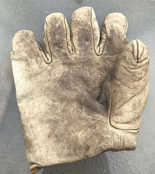 Spalding 1 Inch Web White Lefty Front