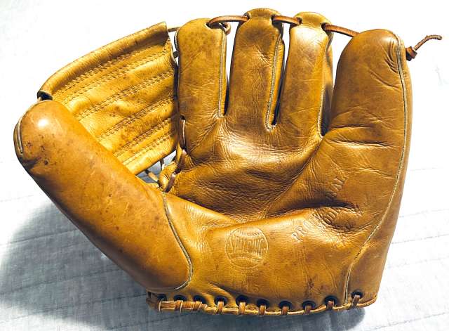 Spalding 1115 Professional Model Front