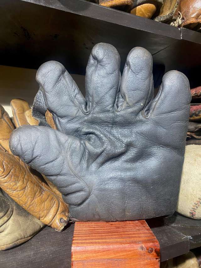 Spalding 3XR Amateur 1 Inch Web Front