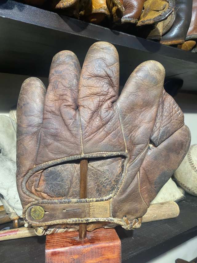 Spalding Full Web Dark Back