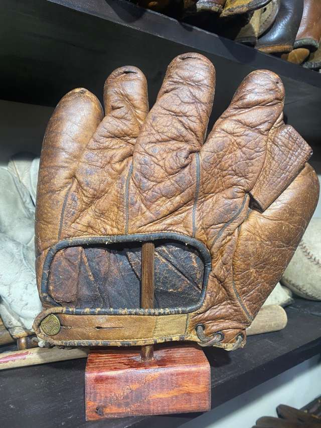 Spalding Full Web Dark Back