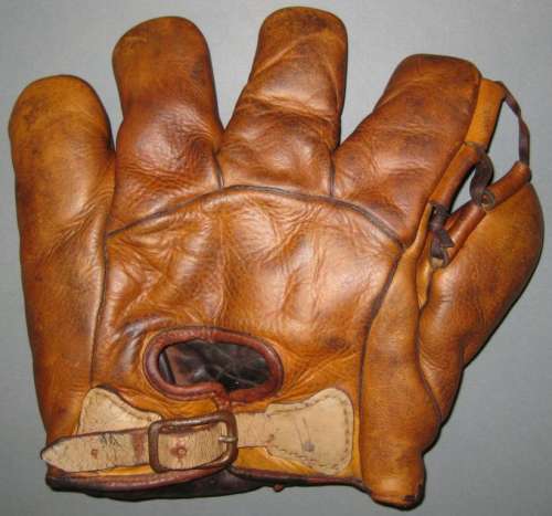 Marty Callaghan Stall & Dean 8070 Back