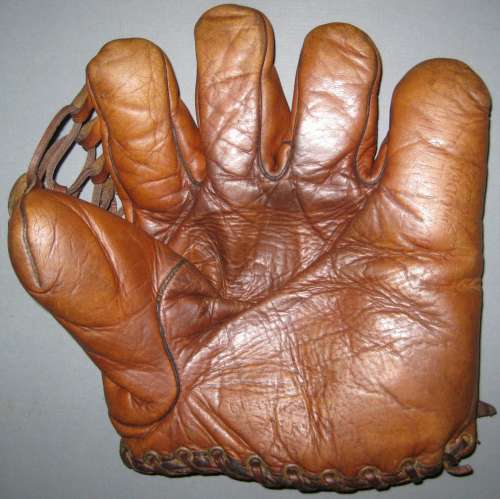 Marty Callaghan Stall & Dean 8070 Front