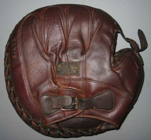 Stall & Dean Buckle Web Catchers Mitt Back