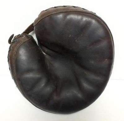 Stall & Dean Buckle Web Catchers Mitt Front