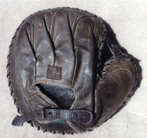 Stall & Dean Buckle Web Catchers Mitt Back