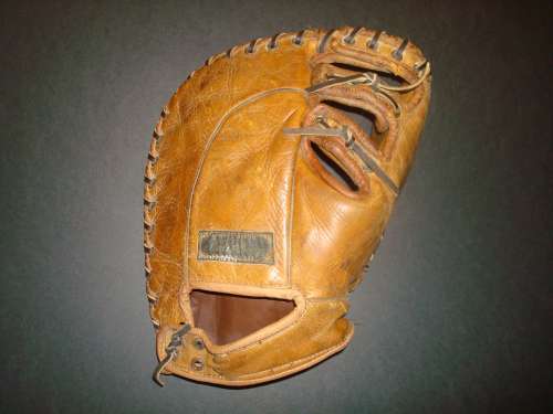 Stall & Dean Triple Tunnel Web Basemitt Back