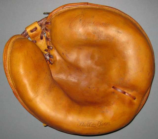 Stall & Dean Zipper Top Catchers Mitt Front