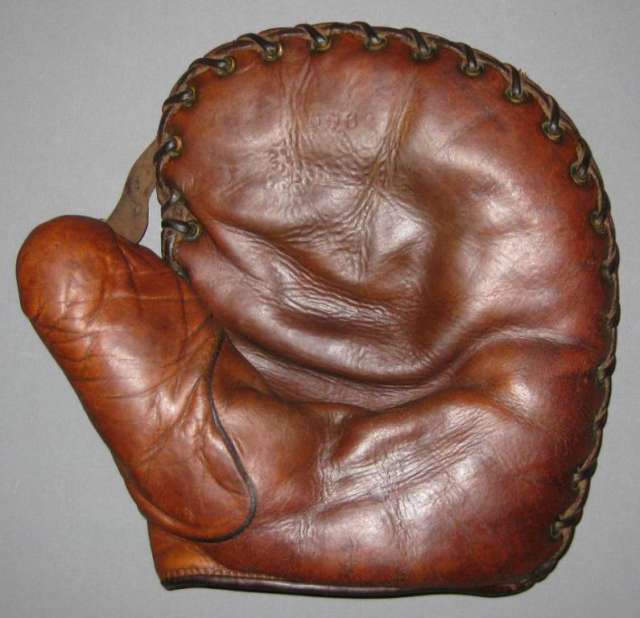 Stuffy McInnis Stall & Dean 0963 Basemitt Front