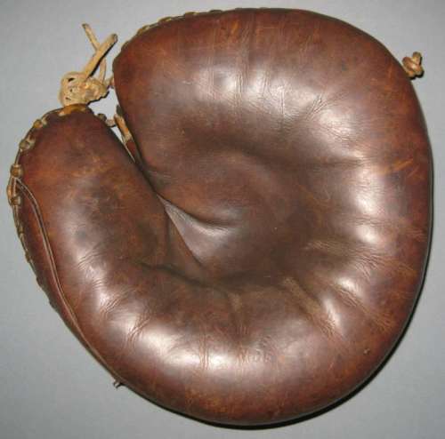 Zack Taylor Stall & Dean Catchers Mitt Front