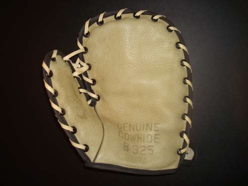 TruSport B325 Basemitt Front