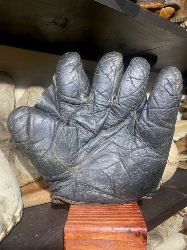 Ty Cobb Victor CM1 Front