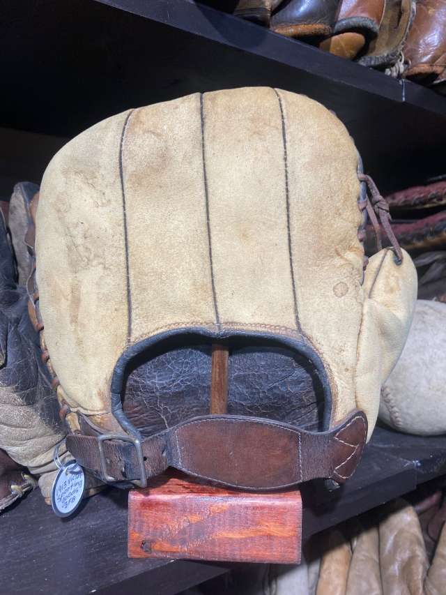 Victor Basemitt Back