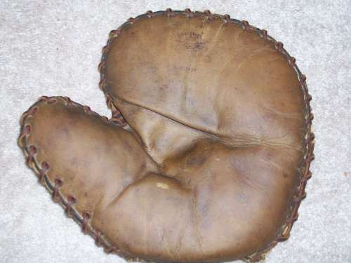 Victor Brown Basemitt Front