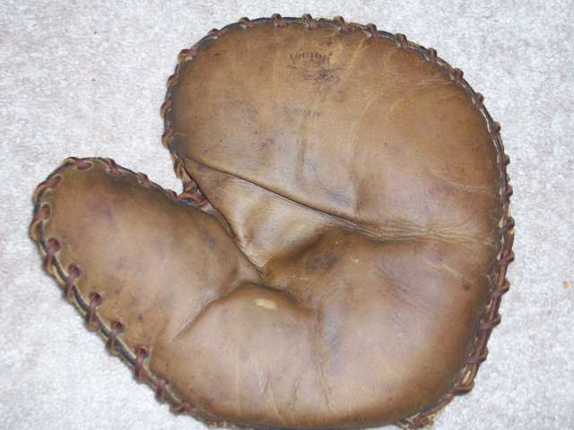 Victor Brown Basemitt Front