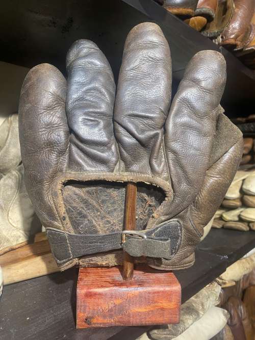 Victor Buckle Back Full Web Back