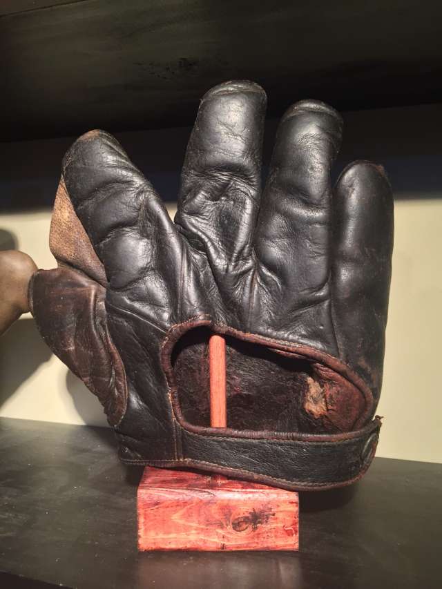 Victor CG200 Lefty Full Web Back