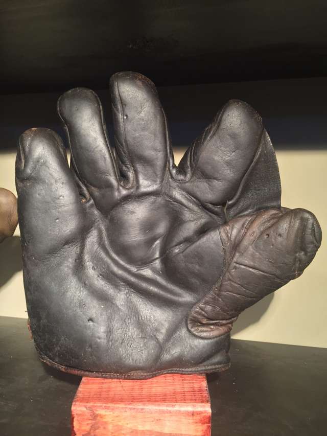 Victor CG200 Lefty Full Web Front