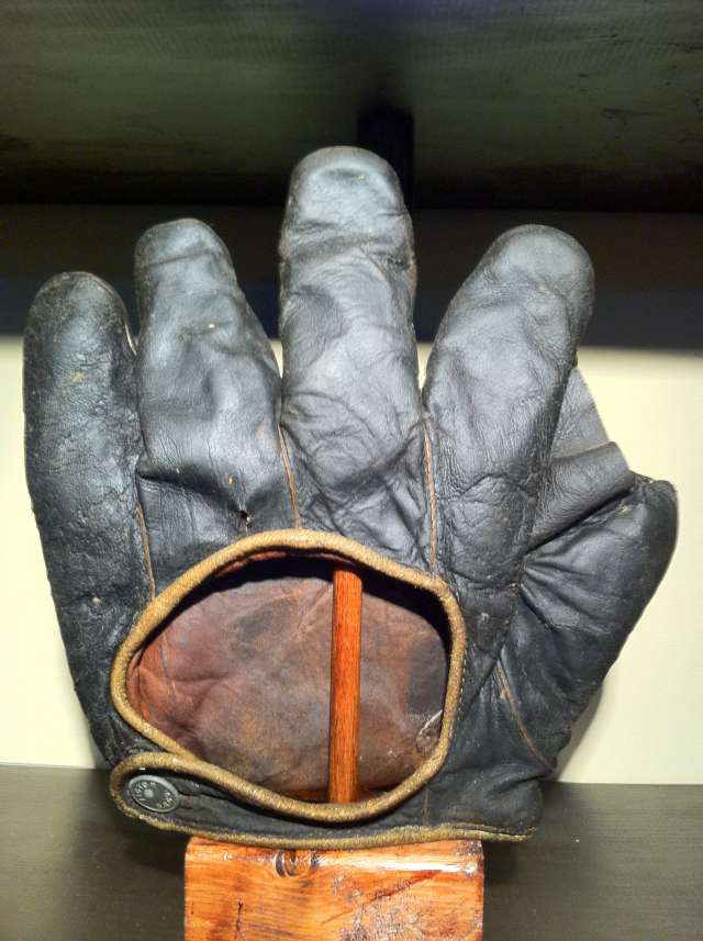 Victor Full Web Black Back