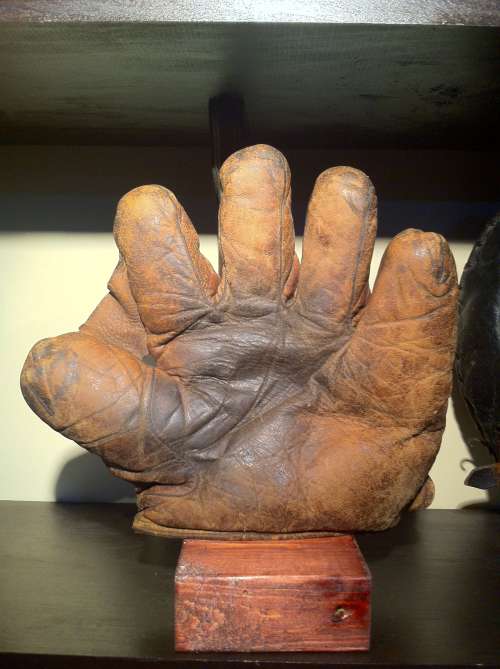 Victor Full Web Brown Front