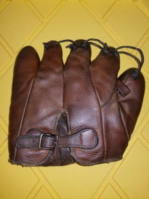 Edd J. Roush Vim Sports Radio Back