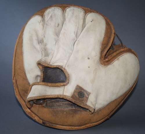 William Read & Sons Crescent Catchers Mitt Back