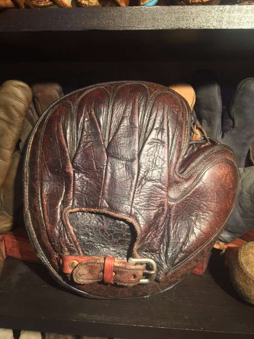 William Read & Sons Crescent Pad Catchers Mitt Back