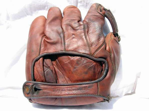 Rogers Hornsby Wilson 648L Back