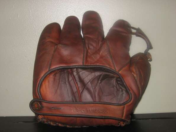 Rogers Hornsby Wilson Western 648L Back