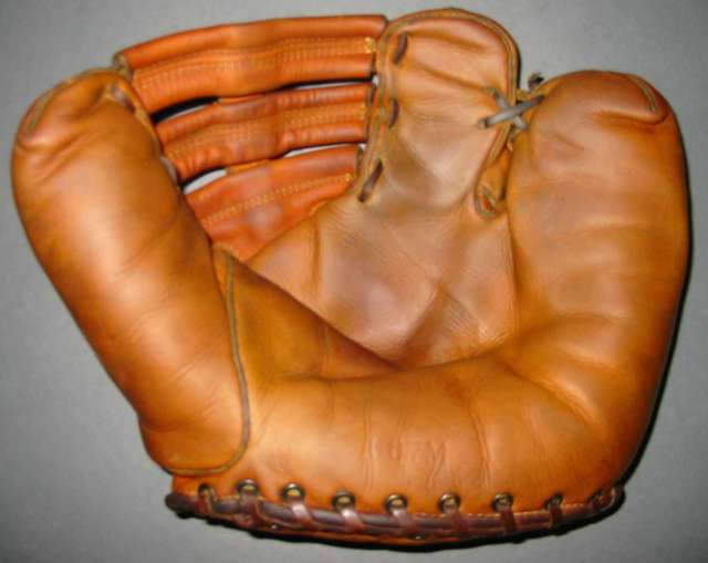 Wilson 607M Front