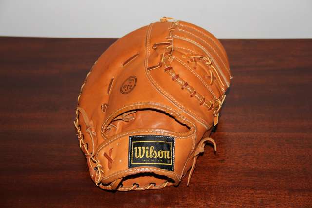 Ernie Banks Wilson A2880 Back