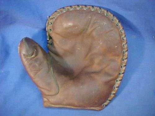 Phil Todt Wilson Western Basemitt Front