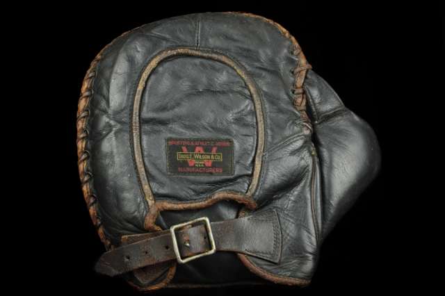 Thomas E. Wilson 1 Inch Web Basemitt Back