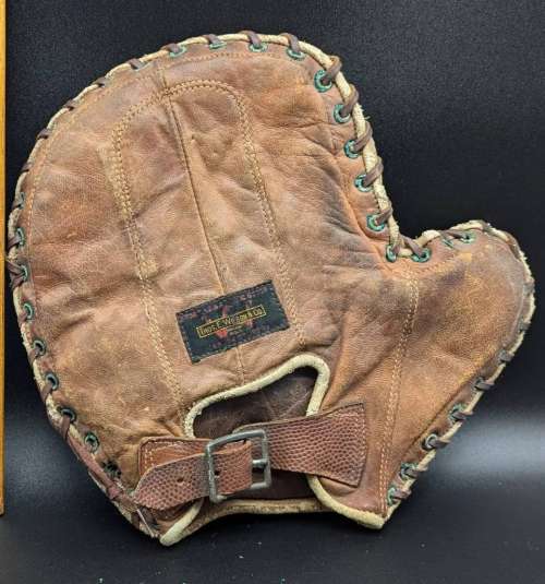 Thomas E. Wilson 56 Basemitt Back