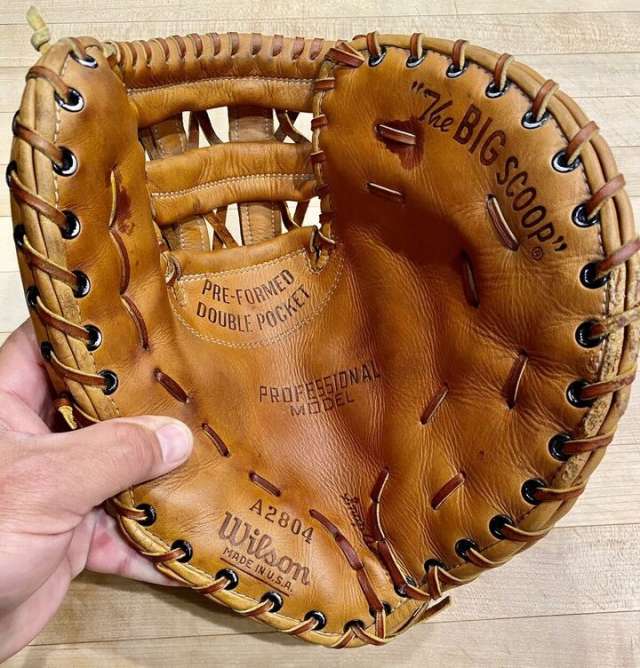 Wilson A2804 Big Scoop Basemitt Front