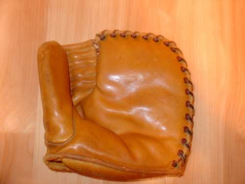 Wilson Basemitt Orange Front