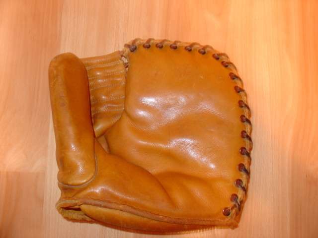 Wilson Basemitt Orange Front