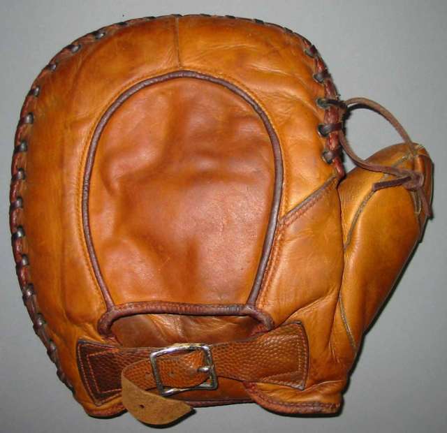 Wilson Western 681 Basemitt Back