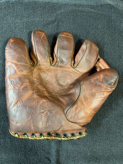 Bill Hunnefield Wilson 906 Front