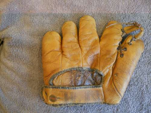 Bill Jurges Wilson 629 Back