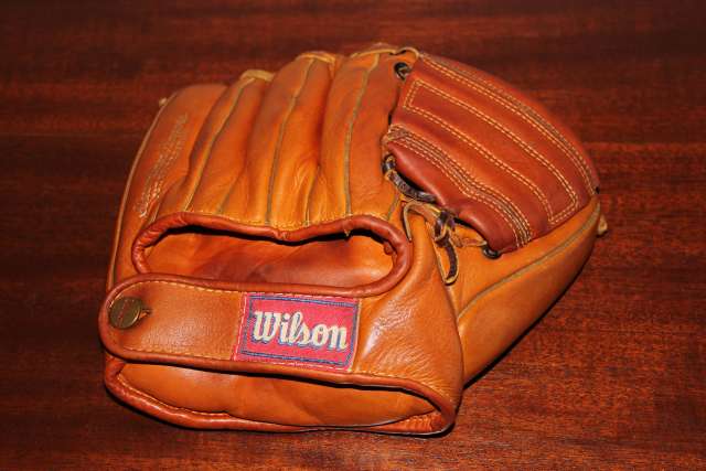 Billy Martin Wilson A2190 Back